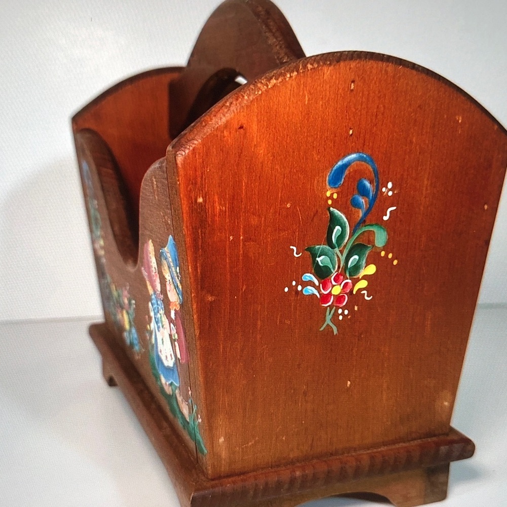 Folk Art Hand-Painted Wooden Carry Caddy with Children Motif - Picture 4 of 10